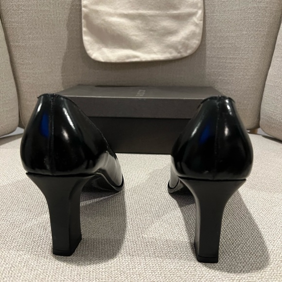 GUCCI Vintage G Square toe pump. 
Worn for 1/2 hour only! - Picture 4 of 8